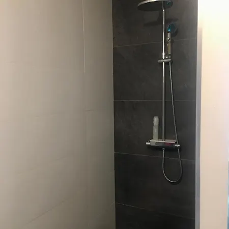 Maison Sur Le Bassin